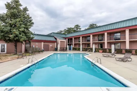 Econo Lodge Отели в г. Колумбус