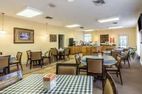 Econo Lodge - breakfast