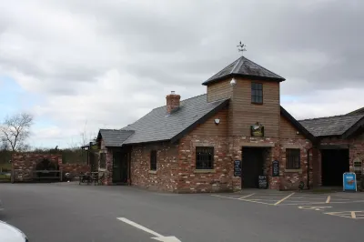 Charnock Farm Motel Hotels near Fettlers Wharf Marina