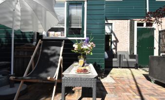 Comfy Holiday Home with Fenced Courtyard in Edam Near Center