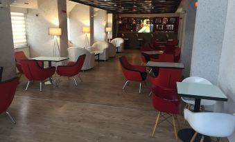 Katan Hotel - Housity
