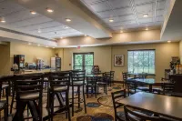 Cobblestone Inn & Suites - St Marys - breakfast