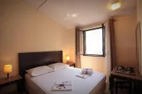 Hotel Priscapac Resort & Apartments