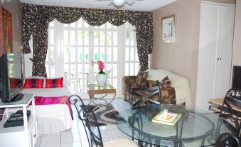 Ocho Rios Sandcastles Ocean View Fantastic Location Sleeps 4