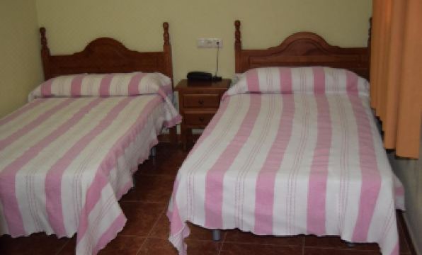 1. Hotel Rí..
