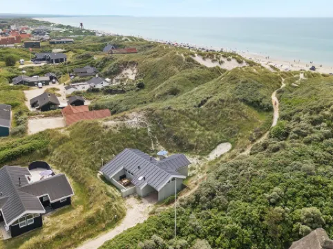 "Erwith" - 50m from the Sea