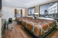 Super 8 by Wyndham Moss Point - 2-Star