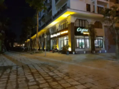 Helen Halong Hotel Hotels near Hon Gai beach