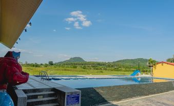 Apinya Resort Bangsarey
