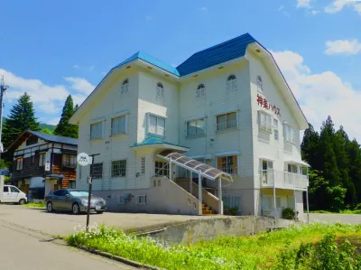 Kagura House Hotel dekat JR Iwappara-Ski-Jo-Mae Station