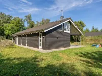 "Kringfod" - 590m from the Sea Hotels in Hals