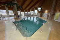 Days Inn by Wyndham Batavia Ohio - Pools