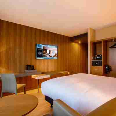 AC Hotel Manchester Salford Quays Rooms