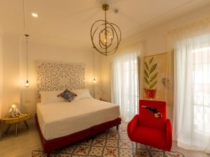 CasAunoE Boutique Hotel