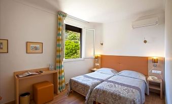 Hotel Kalliste - Housity