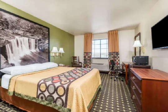 Super 8 by Wyndham Madison IN