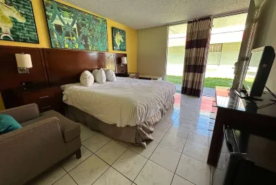 Travelodge by Wyndham Lumberton Hotels near ALDI