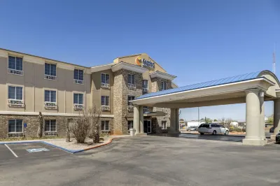 Comfort Inn & Suites Hotels in Andrews