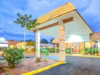 Days Inn by Wyndham St. Petersburg Central Hotels near The Pier