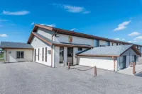 Super 8 by Wyndham Devils Lake - Pet friendly