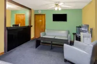Super 8 by Wyndham Stevensville/St. Joseph