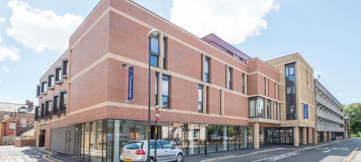 Travelodge Harrogate West Park Hotels in Harrogate