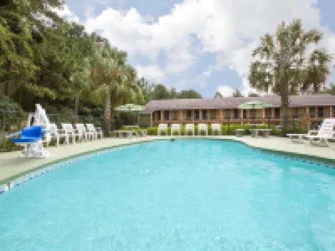 Howard Johnson by Wyndham Dothan Hotels in Dothan