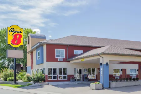 Super 8 by Wyndham Lethbridge Отели рядом с достопримечательностью «Летбриджський університет»