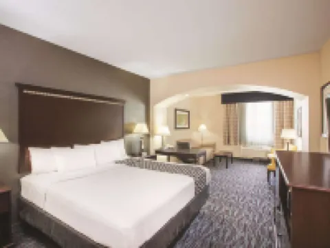 La Quinta Inn & Suites by Wyndham Allen at the Village Hotels in Allen