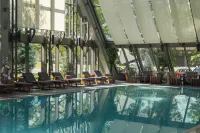 Crowne Plaza BELGRADE by IHG - piscina