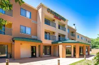 Courtyard Boston Westborough Hotels near Kneller Athletic Center