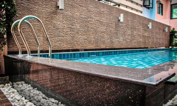 Scandia Beach Hotel - Soi 7 Best Location - 200m to Beach Next to Food Market