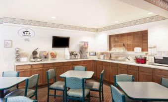 Super 8 by Wyndham Yuma