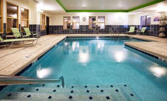 Holiday Inn Express & Suites Newport South