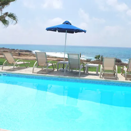 Sea Front Villa, Heated Private Pool, Amazing Location Paphos 323