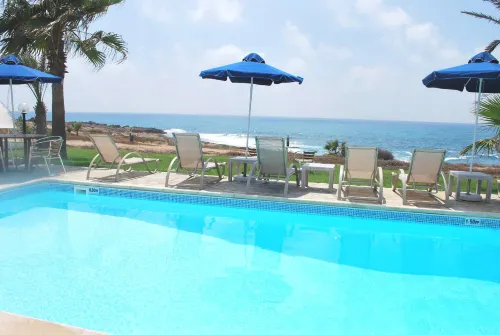 Sea Front Villa, Heated Private Pool, Amazing Location Paphos 323 - Villas