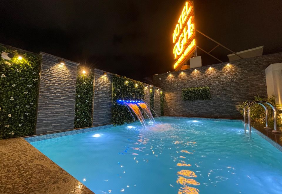Hotel Royal Grand Heritage의 모던한 객실 또는 루프탑 뷰 사진
