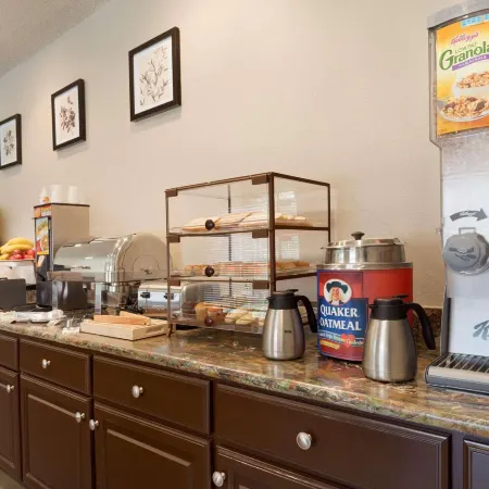 Country Inn & Suites by Radisson, Norman Near University