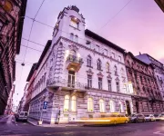 Ikonik Parlament Hotel in zona Parlamento di Budapest