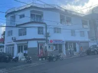 皇家露台公主二號 Project Esperanza Art Shop附近的飯店