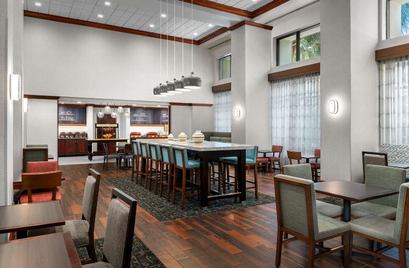 Hampton Inn & Suites Lake Mary at Colonial TownPark photo 3