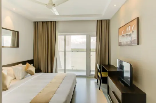 كينت باي ووتش سويتس Photos