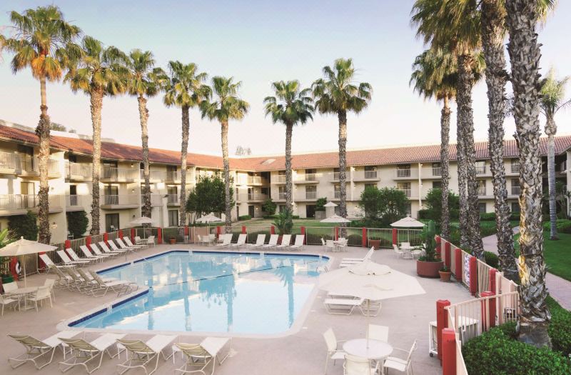 DoubleTree by Hilton Bakersfield photo 2