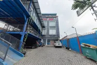 RedDoorz at Kandaga 80 Near Stadium Arcamanik فنادق في Arcamanik