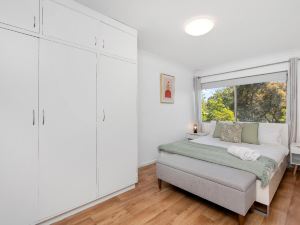 22 Superb Subiaco Apt for Couplesparkng
