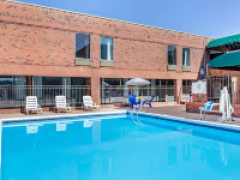 デイズ イン & スイーツ バイ ウィンダム ロッキー マウント ゴールデン イースト ロッキー・マウントのホテル