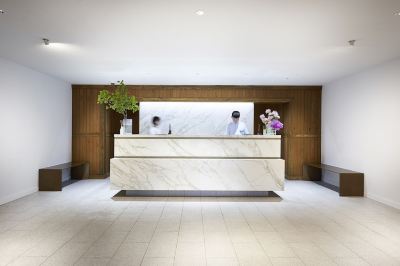 フロントデスク ベラビスタ スパ&マリーナ尾道の写真