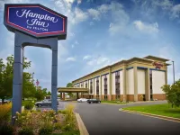 Hampton Inn Appleton (Fox River Mall Area) Hotel dekat Diver's Realm, Inc.