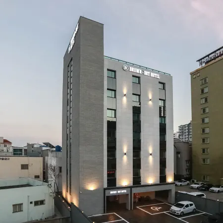 Geoje Okpo Brown Dot