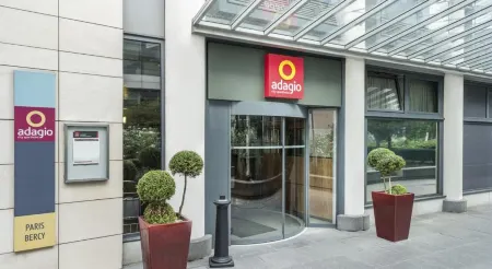 Aparthotel Adagio Paris Bercy Village Отели рядом с достопримечательностью «Площадь Вогезов»